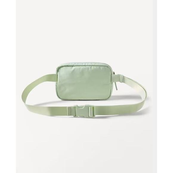 NWT Athleta All About BELT BAG Chest Crossbody Bag Fanny Pack U Pastel Green - Picture 2 of 4